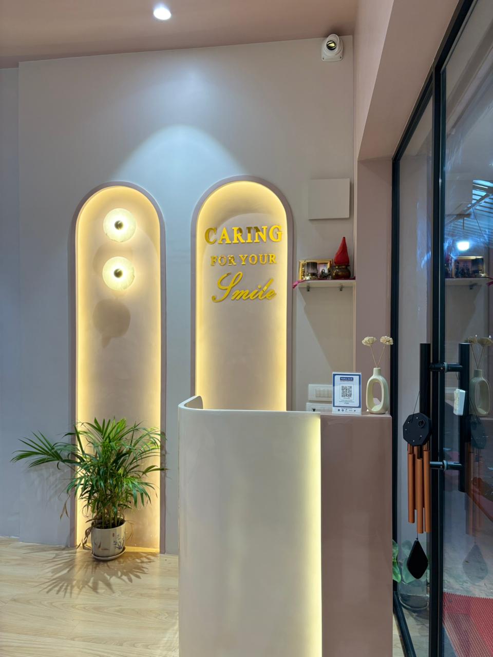 La Pearl Dental Boutique reception and waiting area, a dental clinic in CBD Belapur, Navi Mumbai