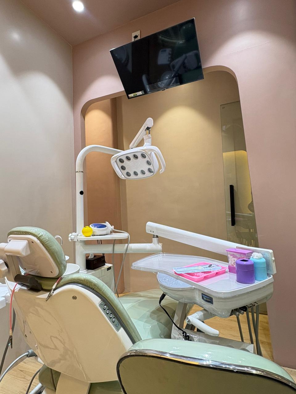 Dental treatment room at La Pearl, a dental clinic in CBD Belapur, Navi Mumbai