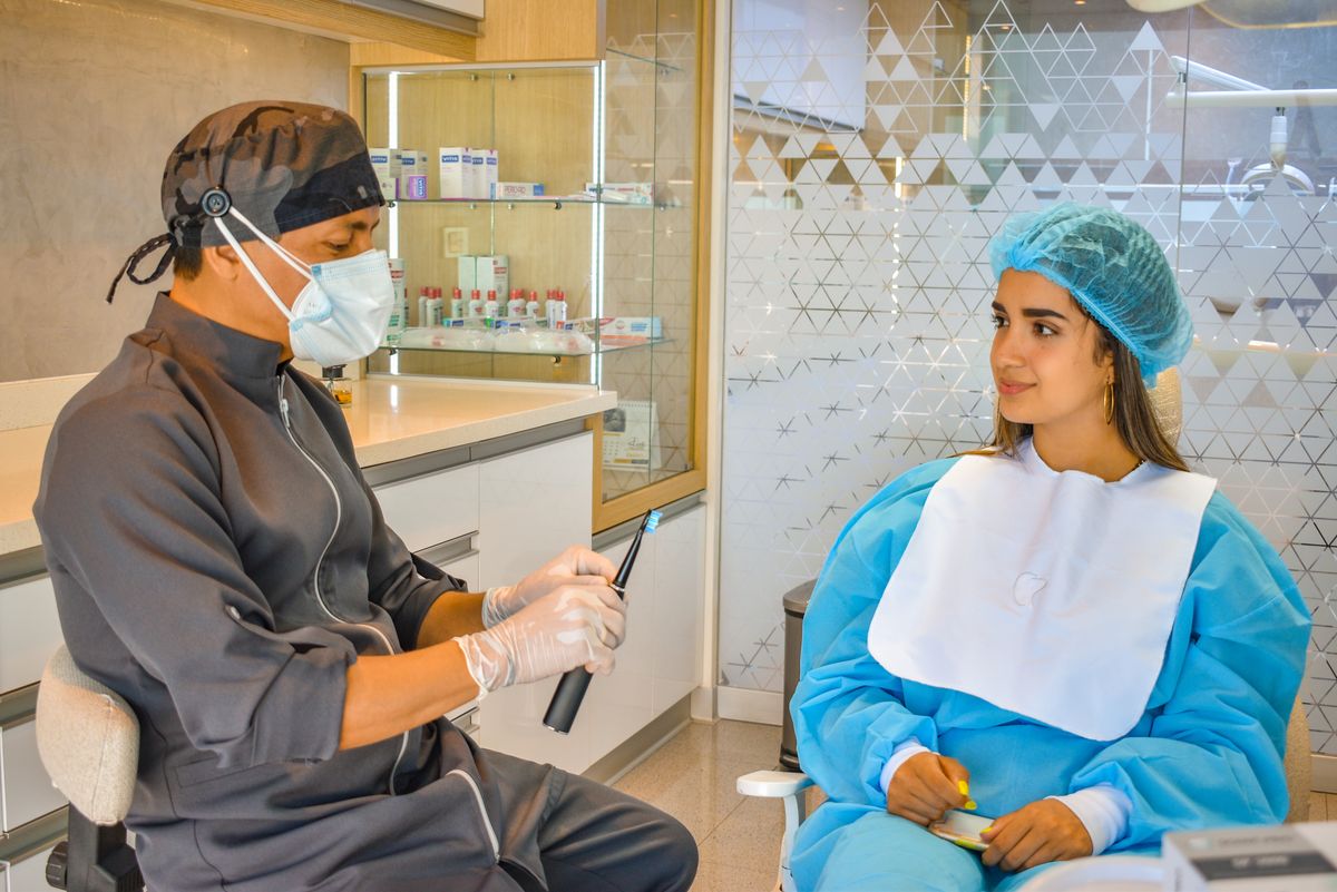 gap between front teeth treatment Belapur — cosmetic dentist consultation at La Pearl Dental Boutique, Sector 15